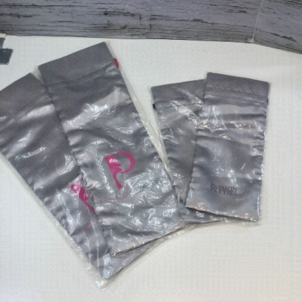PASSION Parties Satin Bags Small and Large set of 4